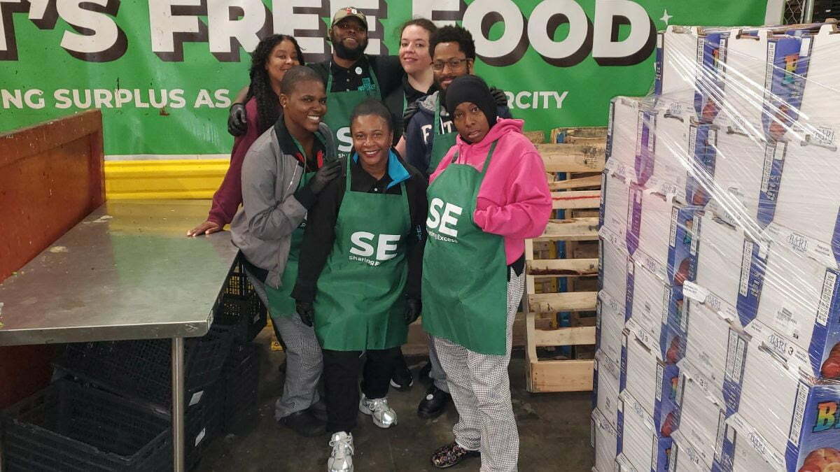 OIC students volunteer at Sharing Excess